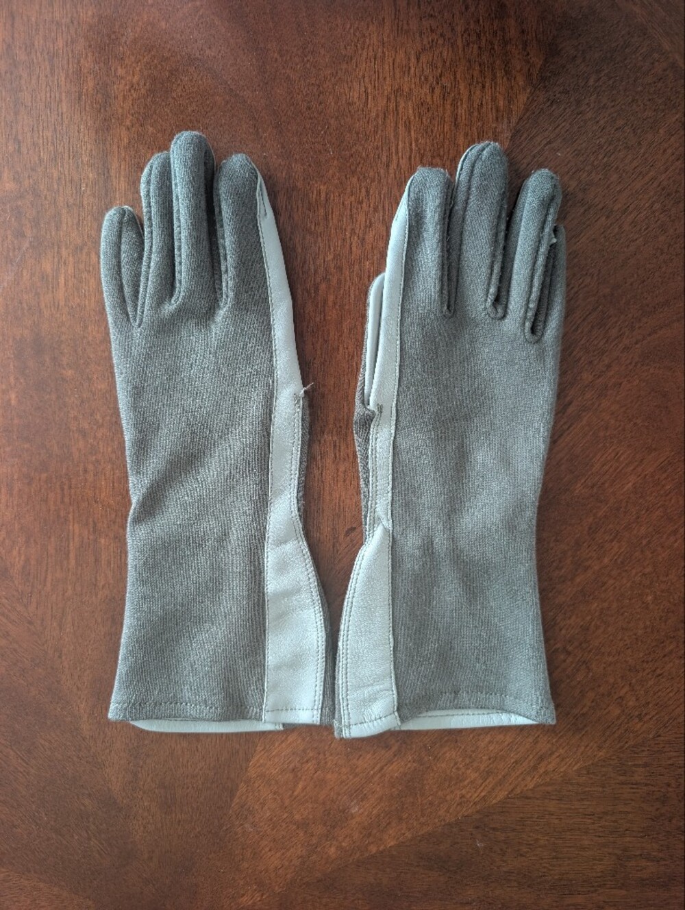 Nomex Summer Pilot Flight Flying Gloves Size 10 / Large in Sage Green USGI